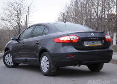 RenaultFluence2.0CVT(9).JPG